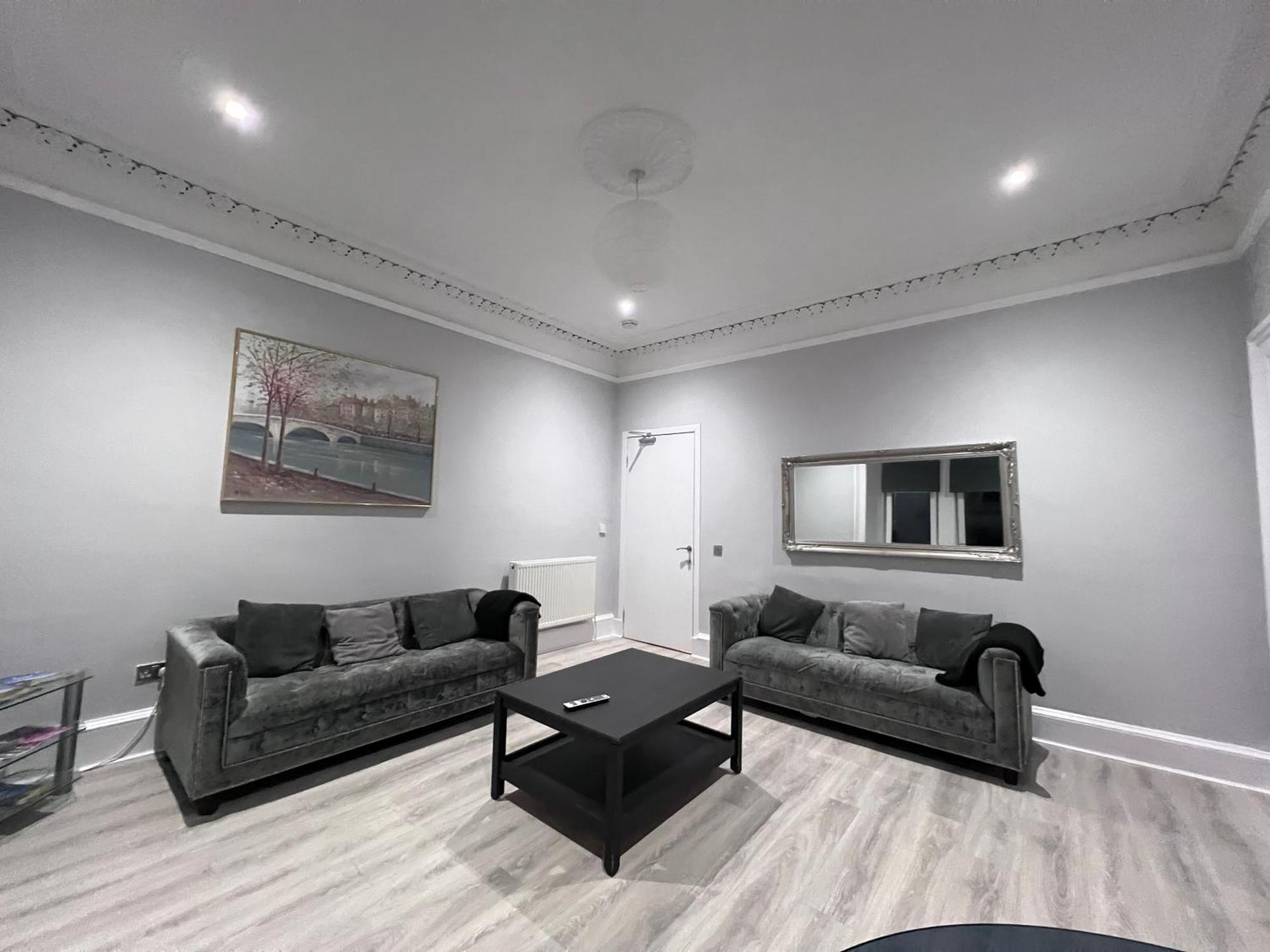 Lovely 4 Bedroom 2Nd Floor Walk Up Apartment Édimbourg Extérieur photo